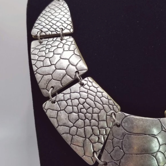 Premier Designs Reversible Silver Tone Animal Print Cleopatra Style Necklace - Picture 3 of 6